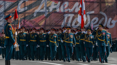 Военные начали готовиться к Параду Победы в Петербурге