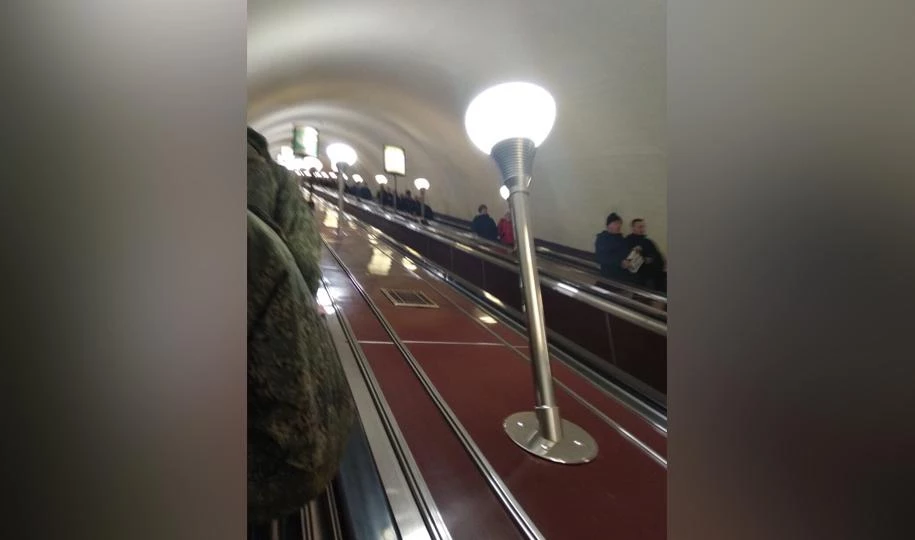 В метрополитене рассказали, почему заменили светильники на станции метро «Площадь Ленина» - tvspb.ru
