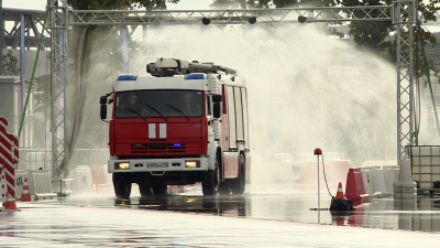 В Петербурге состоялся финал соревнований на пожарных машинах «Трасса-01»