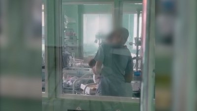СК начал проверку после видео с тряской младенца в Педиатрическом университете