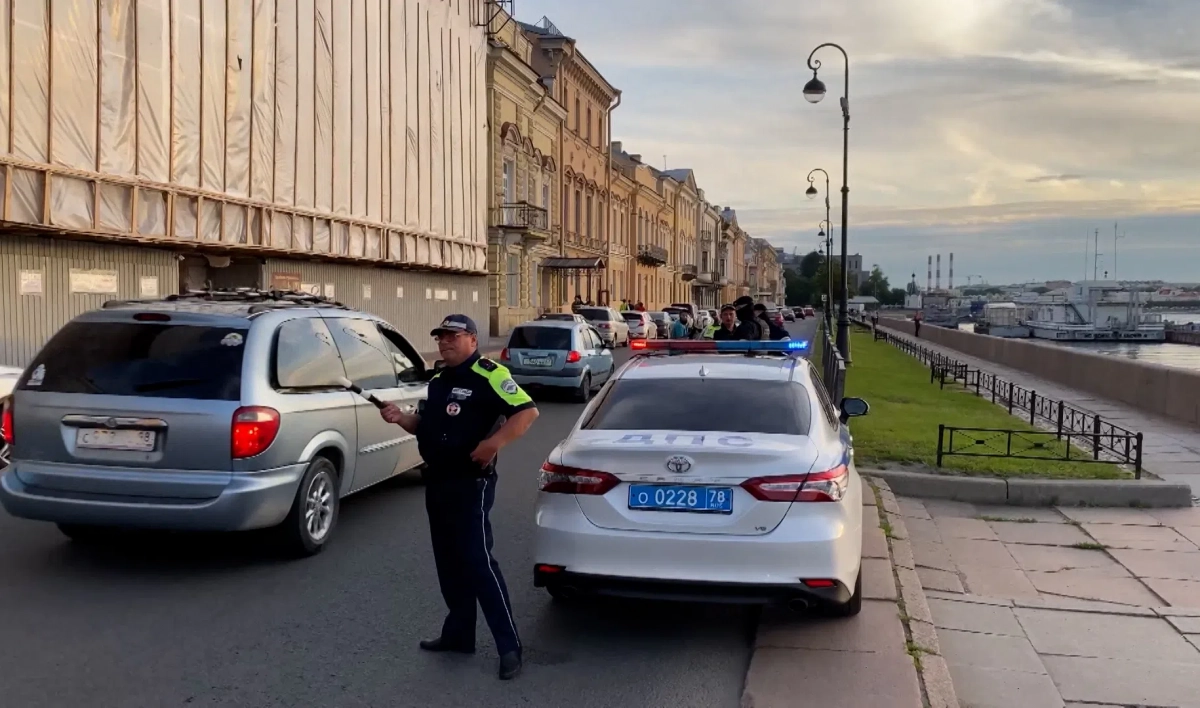 В Петербурге и Ленобласти задержали водителей с поддельными правами - tvspb.ru