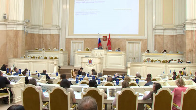 Петербургские депутаты рассмотрят более 40 вопросов на итоговом заседании ЗакСа