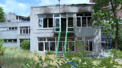 К сентябрю петербургские специалисты восстановят три школы и детсада в Мариуполе