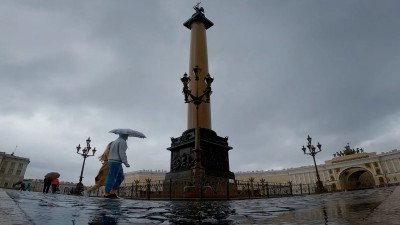МЧС: в ближайшие часы в Санкт-Петербурге ожидаются ливни и грозы