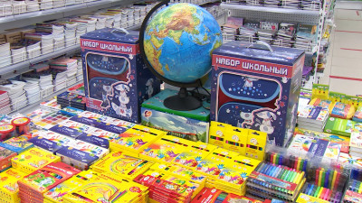 Ретейлеры отметили снижение цен на школьные принадлежности