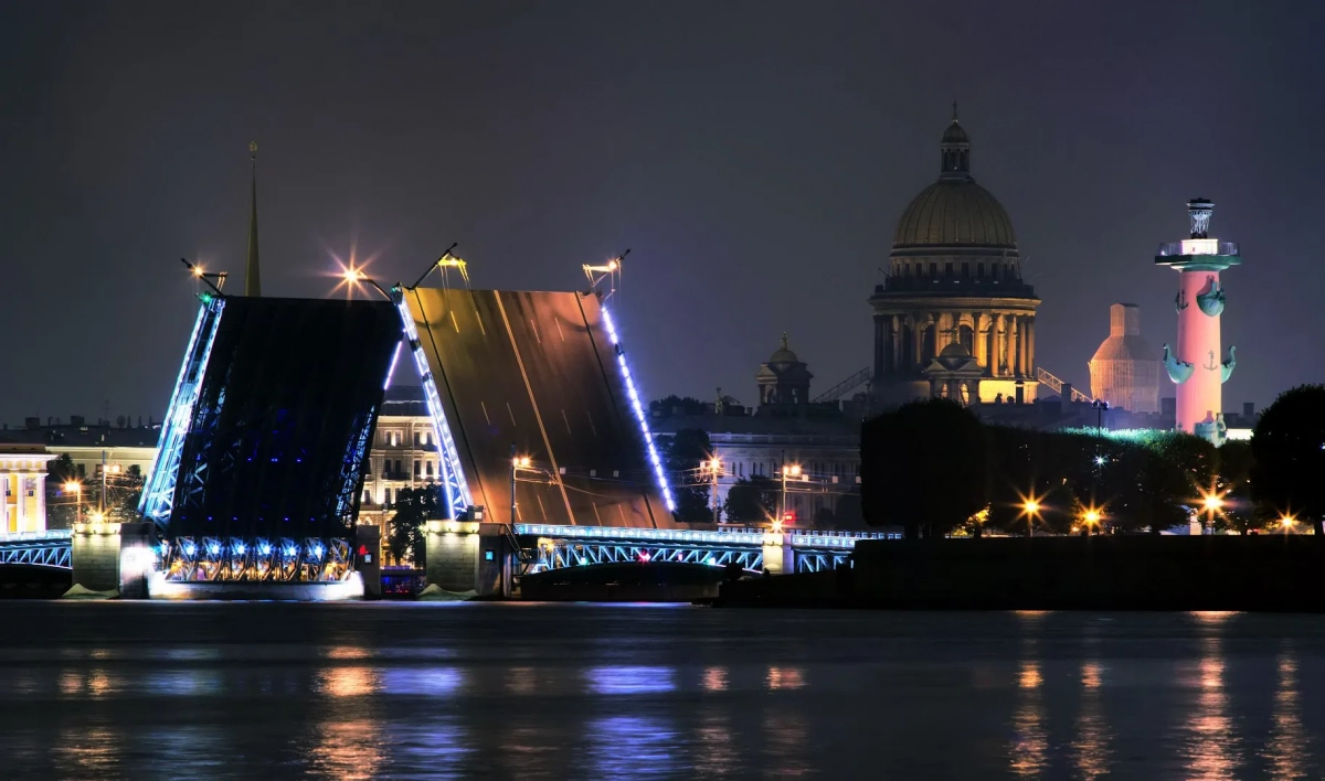 Этой ночью Дворцовый мост разведут вне графика - tvspb.ru