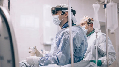 Петербургские хирурги удалили опухоль на почке, используя технологию смешанной реальности