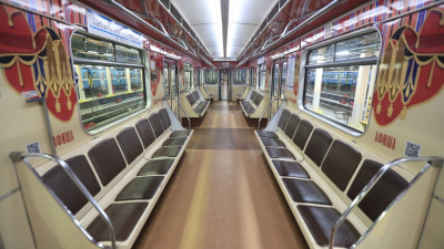 Петербургский метрополитен напомнил, как прокатиться на «Александринском составе»