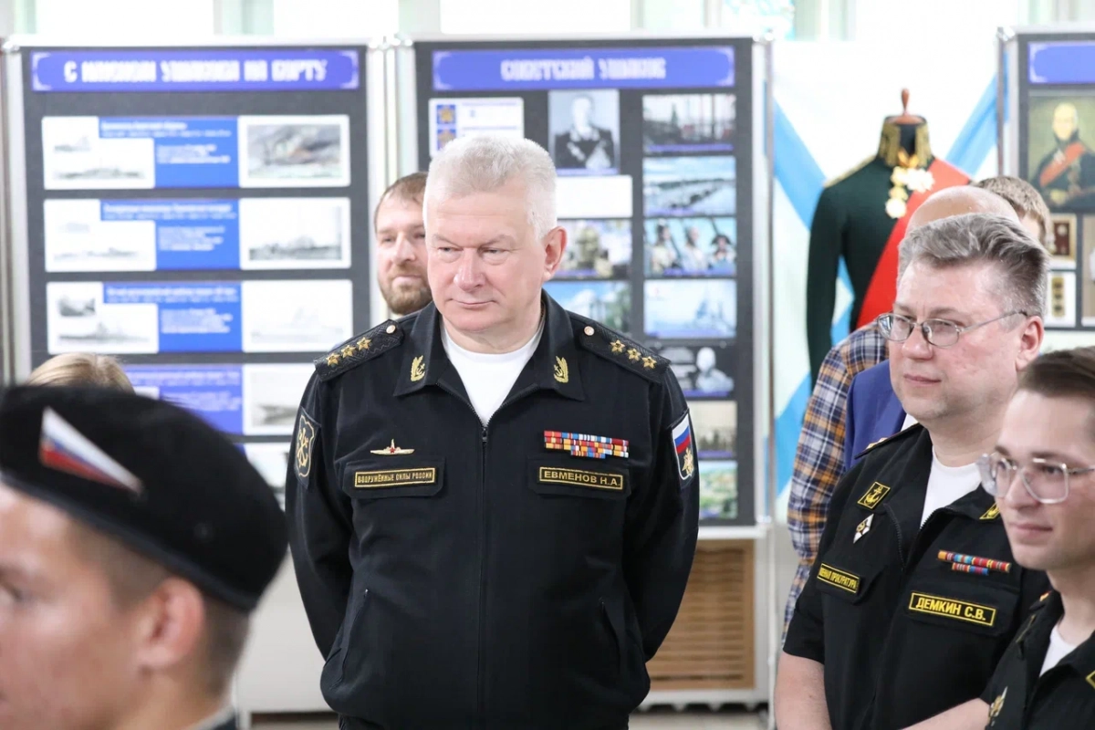 Главнокомандующий ВМФ Николай Евменов посетил школу в Угольных Копях - tvspb.ru