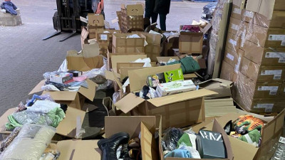 Больше 10 тонн одежды и техники под видом катетеров пытались ввезти в Петербург