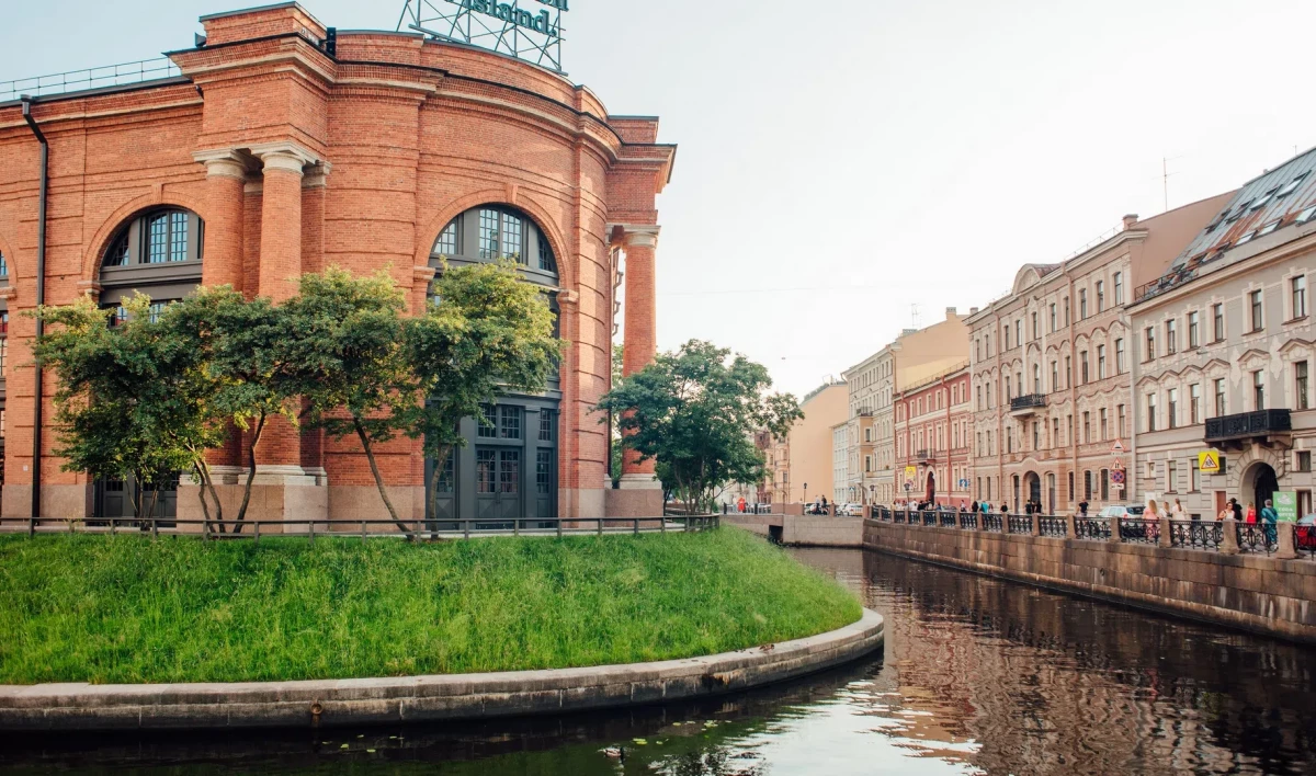 В «Новой Голландии» стартовали кинопоказы для всех желающих - tvspb.ru