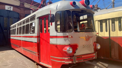 В трамвае «Стиляга» прочитают стихи о Петербурге во Всероссийский день чтения вслух