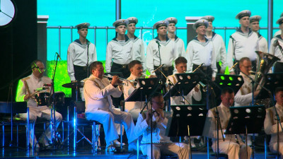 В БКЗ «Октябрьский» прошел праздничный концерт ко Дню ВМФ