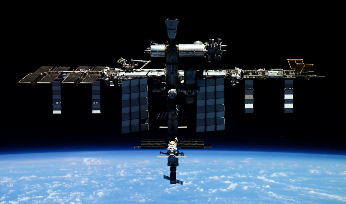 Российский и европейский космонавты успешно провели работы вне МКС - tvspb.ru