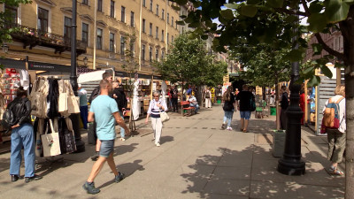 «Книжные аллеи» будут открыты в Петербурге до конца сентября