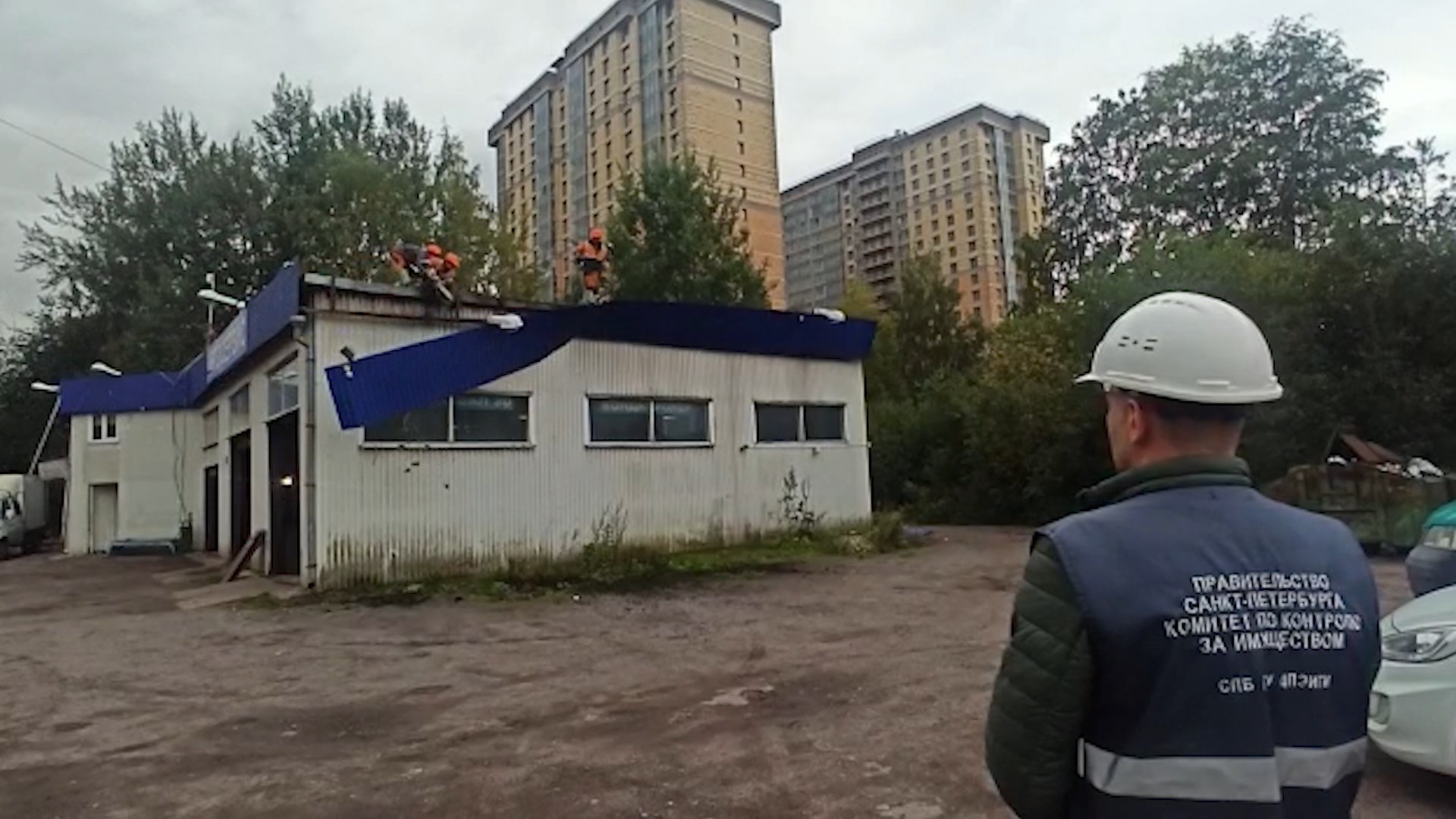 В Петербурге освободят более 400 «квадратов» земли от незаконных торговых павильонов