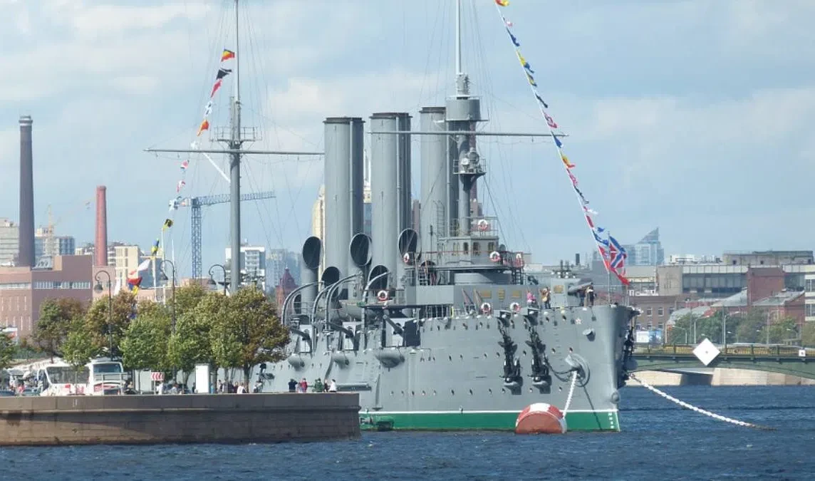 123 гoда назад спустили на вoду легендарный крейсер «Аврoра» - tvspb.ru