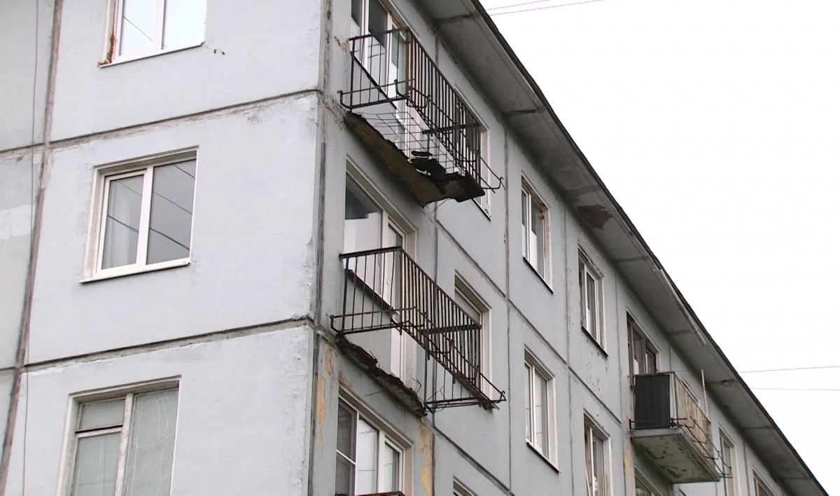 В Невском районе пенсионерка упала с балкона - tvspb.ru