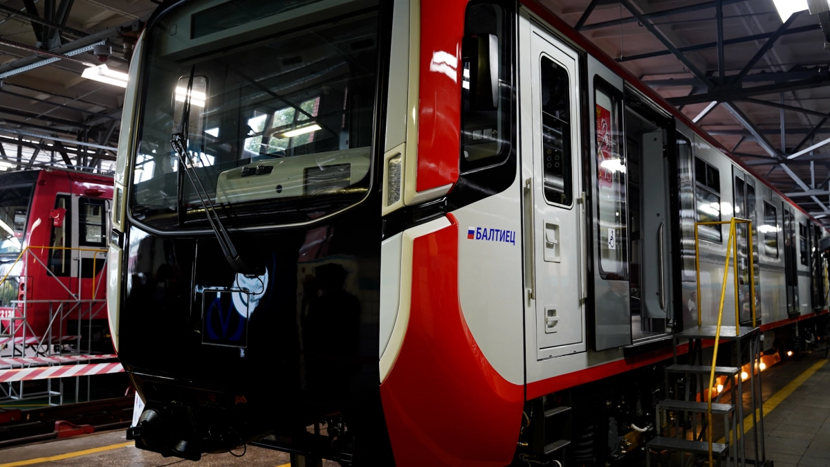 Современные поезда «Балтиец» испытают на «красной» ветке метро - tvspb.ru