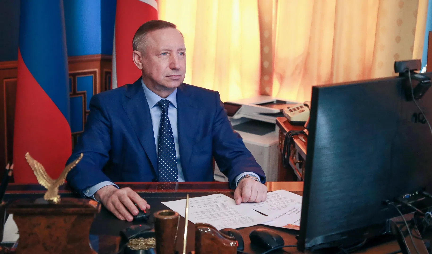 Александр Беглов подписал поручения, направленные на поддержку экономики Петербурга