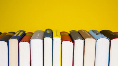 «Севкабель Порт» организовал большую «гаражную» распродажу книг