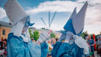 Уличный театр «Небесные бродяги» переедет на Гатчинскую улицу