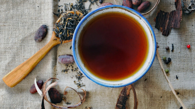 Врач Маргарита Арзуманян рассказала о полезных осенних добавках к чаю и кофе