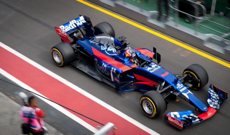 Даниил Квят стал третьим на Гран-при Германии «Формулы-1» - tvspb.ru