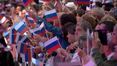В Петербурге отметили День Государственного флага