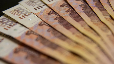В Петербурге «медианная» зарплата выросла на 24%, превысив 72 тысячи рублей