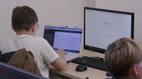 Около 100 тысяч российских школьников пройдут бесплатные ИТ-курсы «Код будущего»