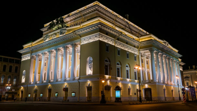 190 лет назад труппа Александринского театра начала выступать на новой сцене