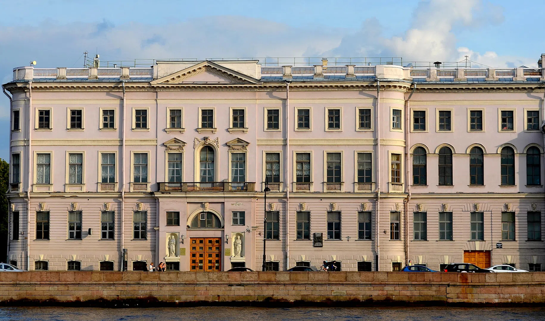 Дворец Бецкого в Санкт Петербурге