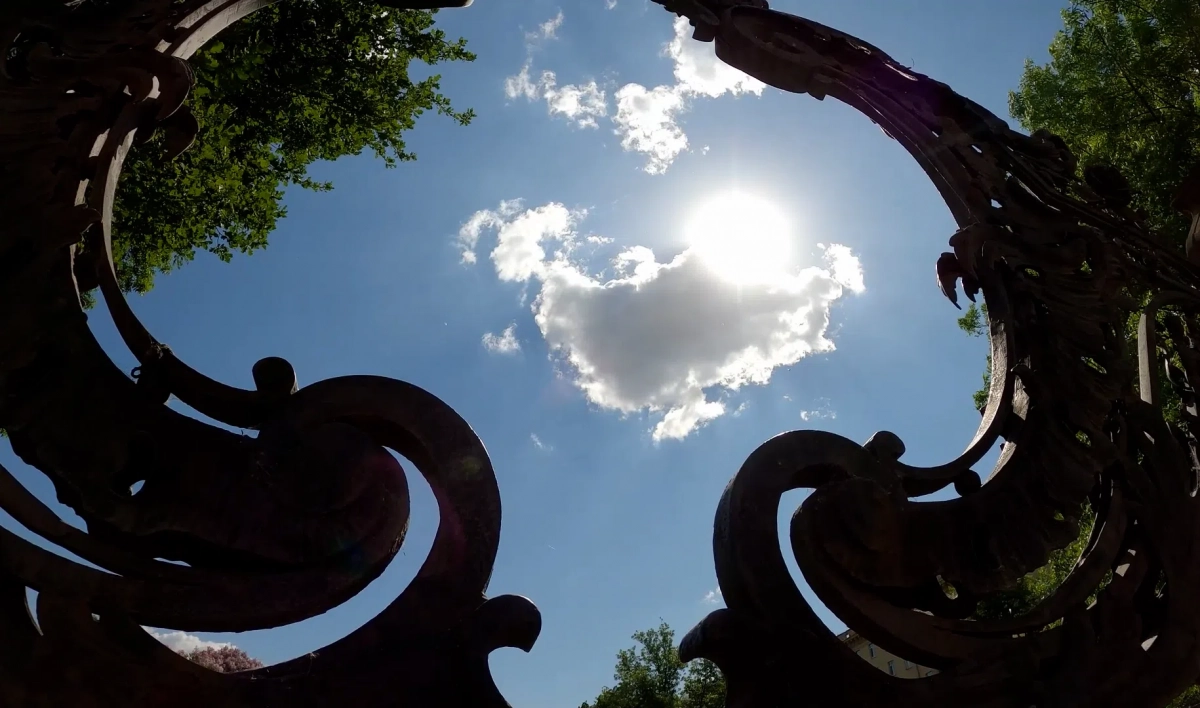 В третьей декаде июня солнце освещало Петербург минимум 140 часов - tvspb.ru