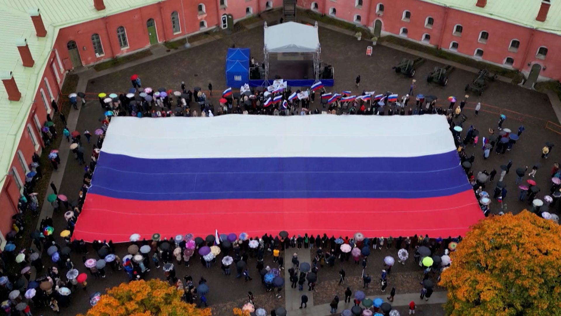 Вместе навсегда: Петербург вместе с Россией празднует вхождение в состав новых территорий
