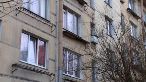 На Ленинском проспекте пьяный мужчина зарезал жену и сам вызвал полицию