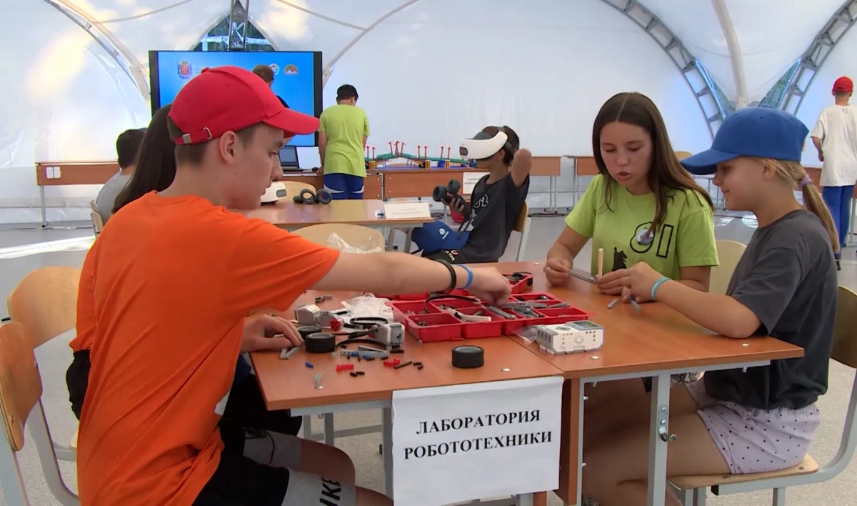 Школьники из Мариуполя представили в Петербурге свои проекты «города будущего» - tvspb.ru