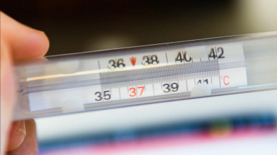 Петербуржцев предупредили о COVID с лихорадкой и высокой температурой у детей