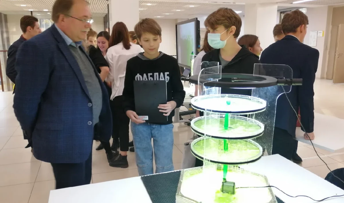 Петербургский школьник создал прибор, превращающий углекислый газ в кислород - tvspb.ru