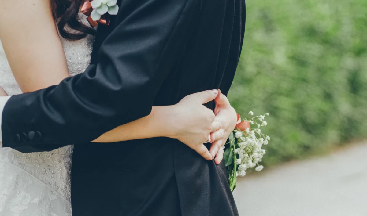 Влюбленные из Петербурга сменили имена, чтобы поженить Анджелину Джоли и Джонни Деппа - tvspb.ru