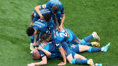 «Зенит» ведёт 2:0 после первого тайма в матче за Суперкубок России