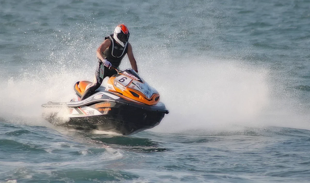 В августе Кронштадт проведет фестиваль скорости на открытой воде «Балтийская миля 2022» - tvspb.ru