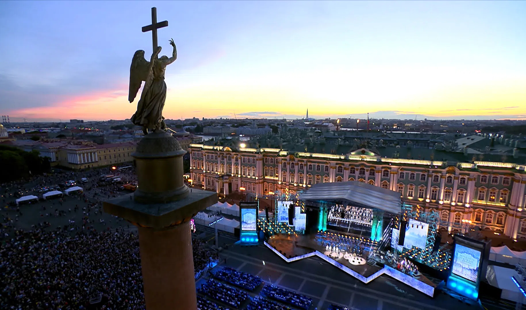 60 тысяч человек стали слушателями оперы «Юнона и Авось» на Дворцовой площади
