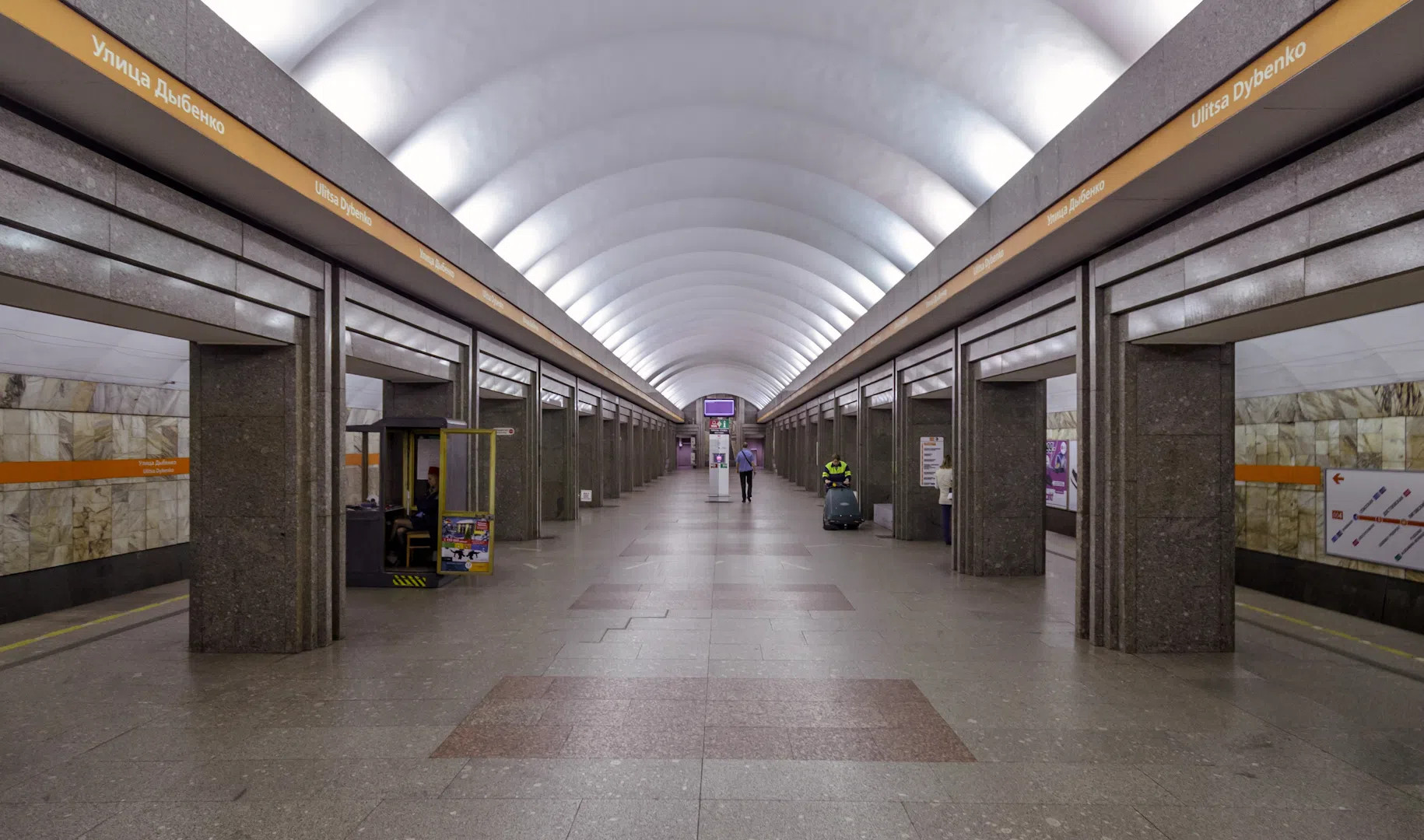 Станция метро улица Дыбенко Санкт-Петербург
