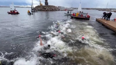 В Петербурге дали старт Всероссийским соревнованиям по плаванию на открытой воде