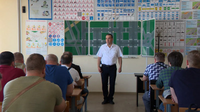 Петербуржцам рассказали, как готовят водителей автобусов