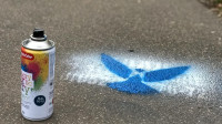 В Петербурге прошла акция против рекламы наркотиков «Синяя птица