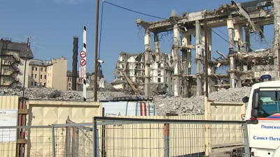 Что сейчас происходит у гостиницы «Северная корона»