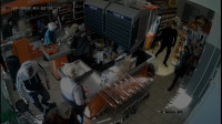 Полиция задержала 32-летнего мужчину, ударившего ножом директора магазина на улице Подвойского