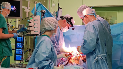 Петербургские врачи удалили пенсионеру гигантскую опухоль сердца